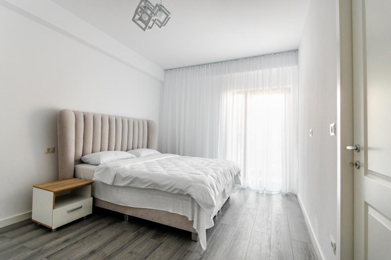 Samplus Central Apartment Craiova Esterno foto