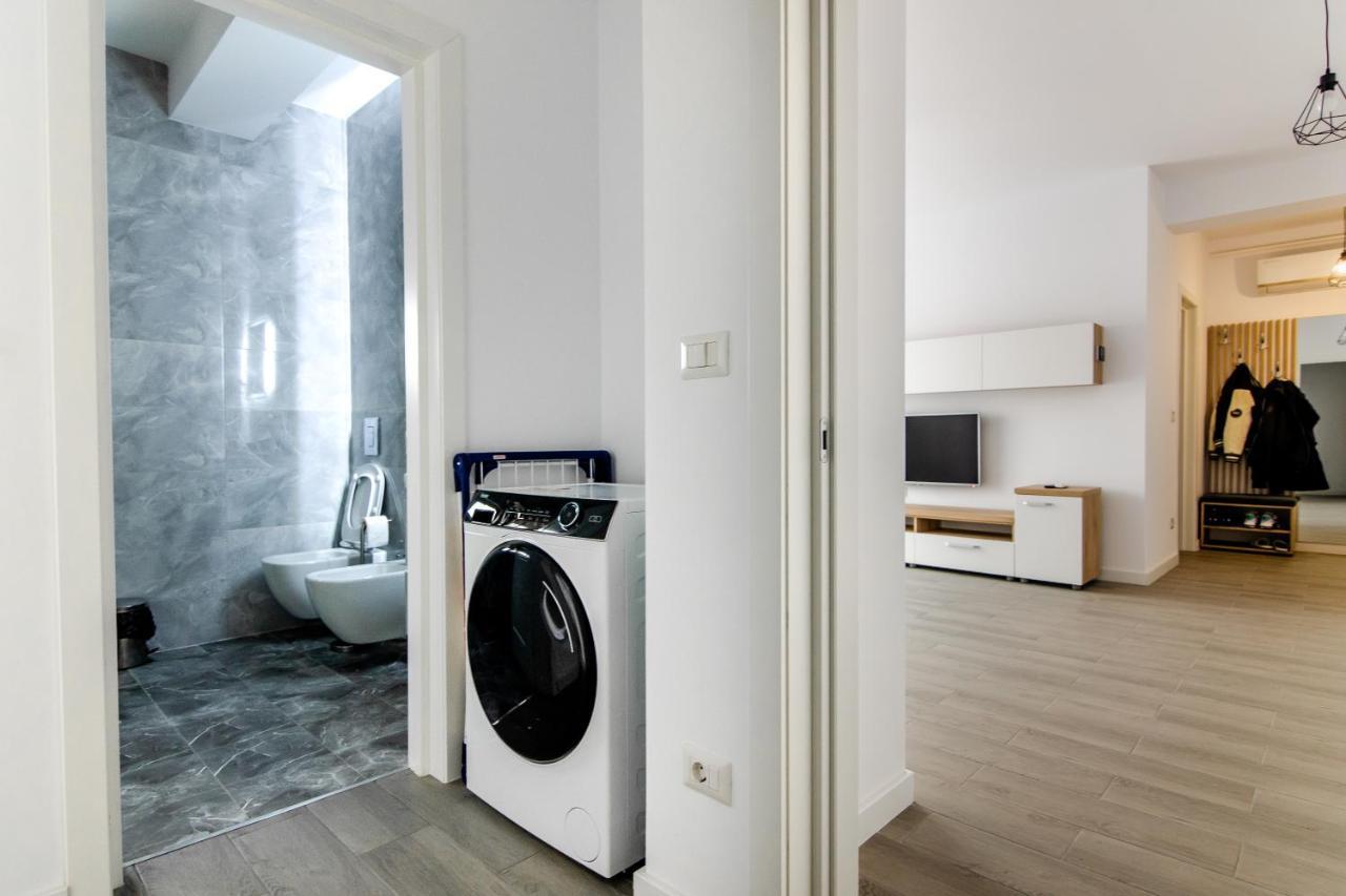 Samplus Central Apartment Craiova Esterno foto