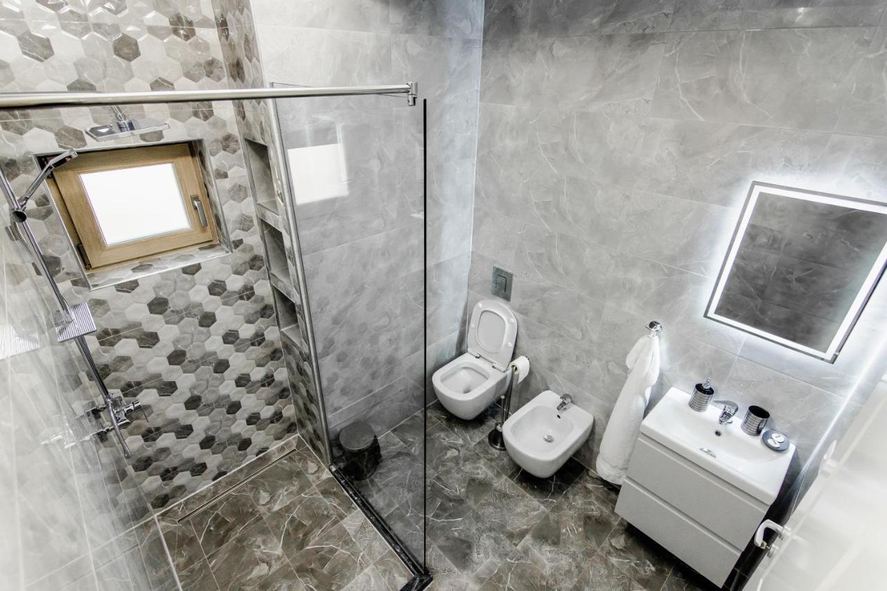 Samplus Central Apartment Craiova Esterno foto