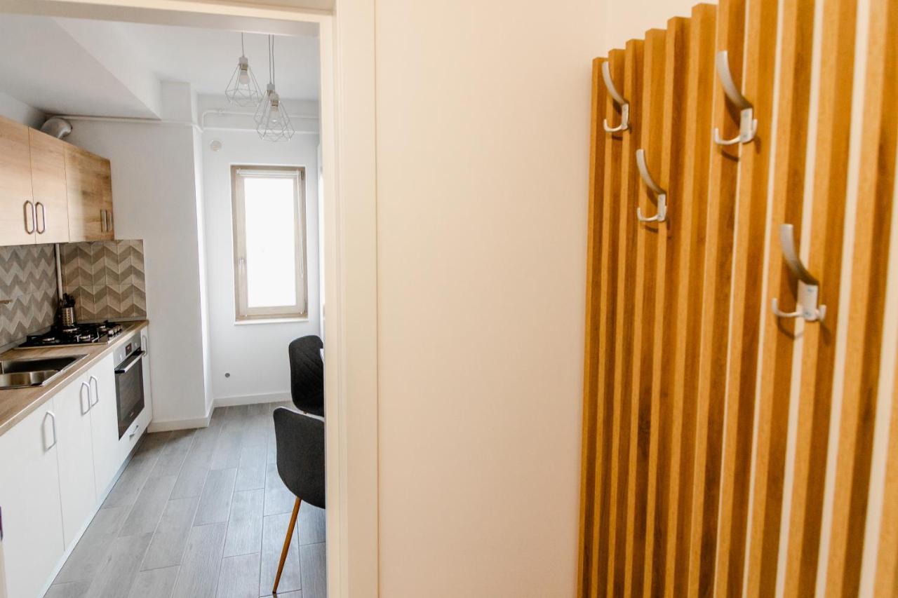 Samplus Central Apartment Craiova Esterno foto